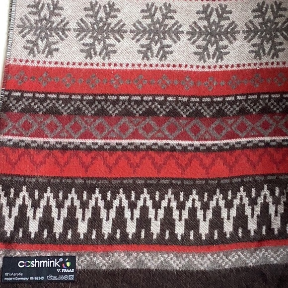 V. Fraas Cashmink Scarf - Red and Brown Pattern - Picture 5 of 9